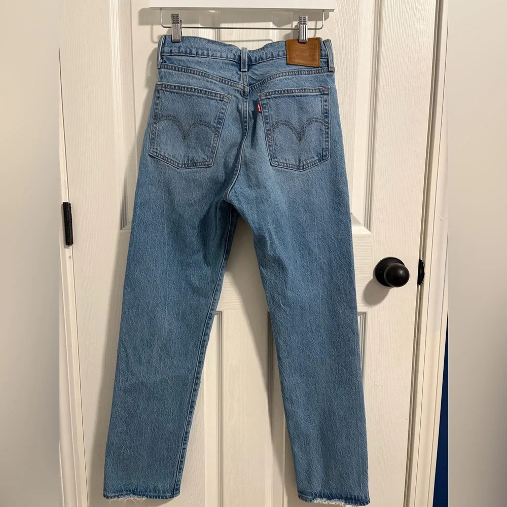 Levi’s Premium Wedgie Straight Jeans - Picture 2 of 4